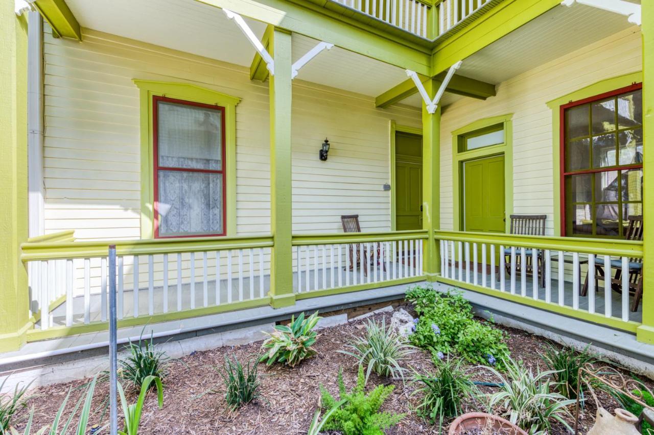 Yellow Rose Bed and breakfast 4*